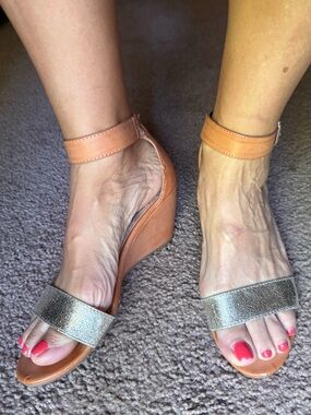 Sam and Libby Orange Wedge Sandals with Metallic Strap